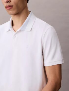 Polo con cuello de piqué en bloques de color