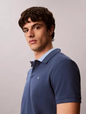 Polo con cuello de piqué en bloques de color