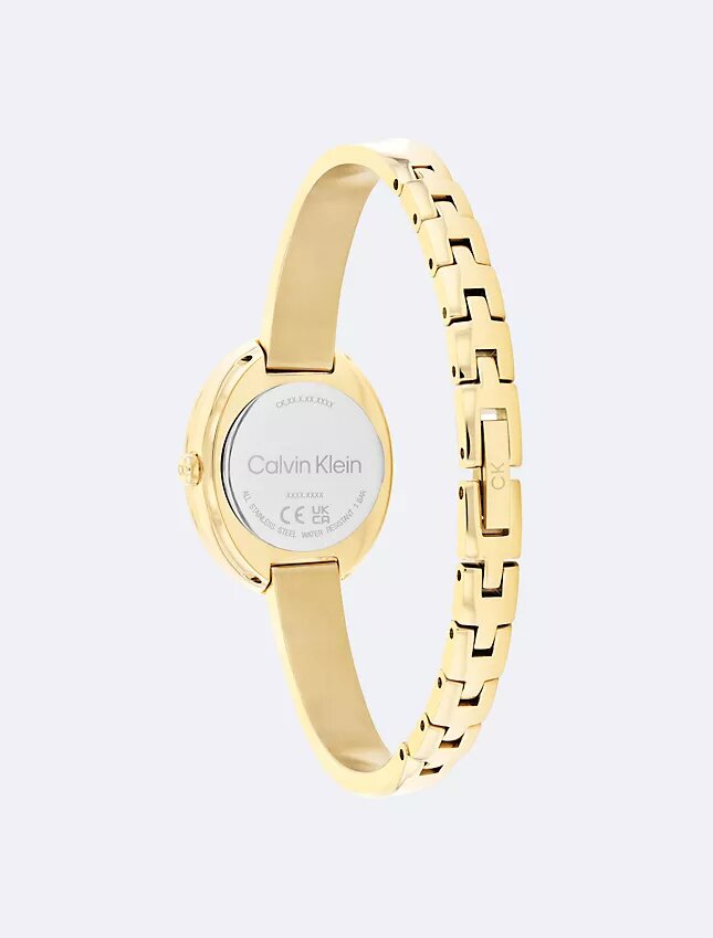 Reloj con bisel contorneado Reloj con bisel contorneado