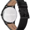 Reloj con esfera cepillada y correa de piel