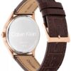 Reloj con esfera cepillada y correa de piel