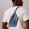 Riñonera de Denim con logotipo en todo el tejido
