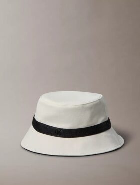 Sombrero de lona