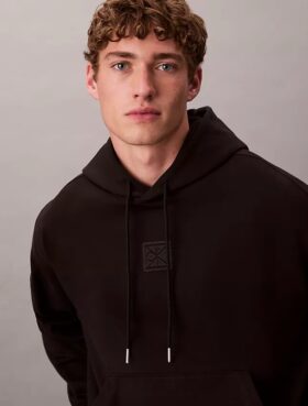Sudadera con capucha de felpa con logotipo
