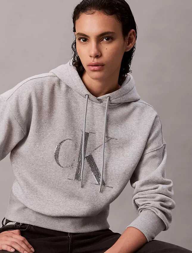 Sudadera con capucha holgada de felpa con Monogram de lentejuelas Sudadera con capucha holgada de felpa con Monogram de lentejuelas