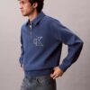 Sudadera con cremallera de un cuarto y logotipo Monogram Varsity Sudadera con cremallera de un cuarto y logotipo Monogram Varsity