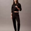 Sudadera corta de cuello redondo con tejido espaciado Sudadera corta de cuello redondo con tejido espaciado