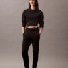 Sudadera corta de cuello redondo con tejido espaciado Sudadera corta de cuello redondo con tejido espaciado