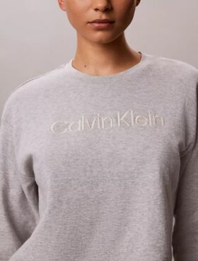 Sudadera moderna de felpa
