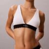 Sujetador Bralette triangular elástico de Microfiber con Monogram gráfico y forro ligero Sujetador Bralette triangular elástico de Microfiber con Monogram gráfico y forro ligero