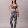 Sujetador deportivo de impacto medio con espalda nadadora y estampado deportivo moderno