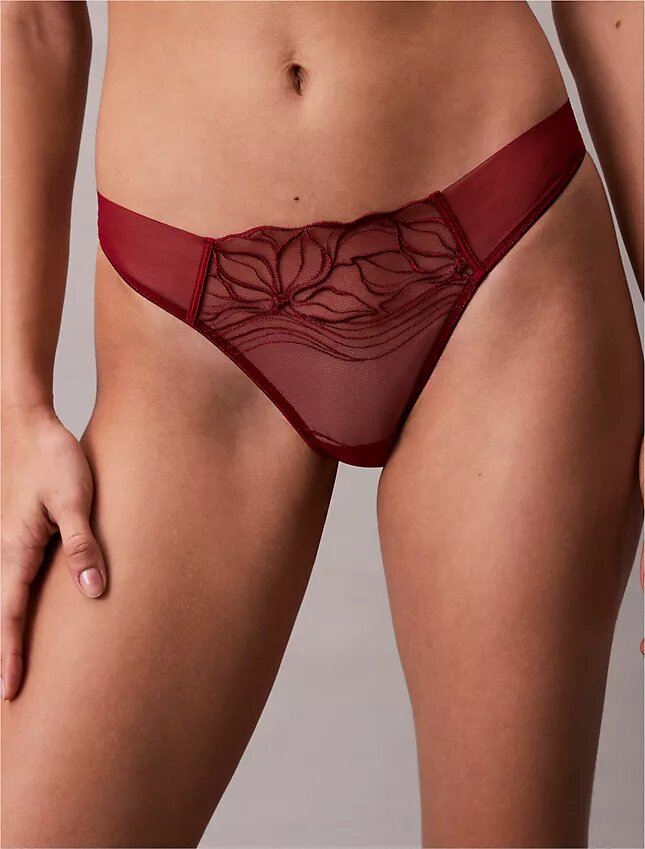 Tanga de encaje floral negro CK Black Tanga de encaje floral negro CK Black