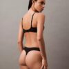 Tanga elástica con costuras