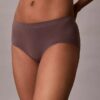 Tanga elástica con costuras