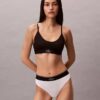 Tanga elástica de microfibra con monograma gráfico