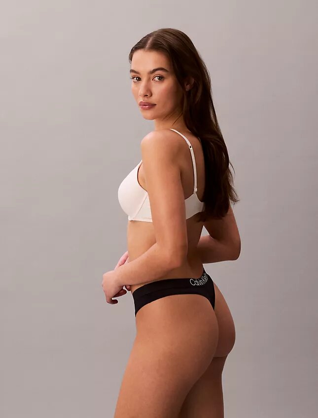 Thong de algodón 100 % en paquete de 5 Thong de algodón 100 % en paquete de 5