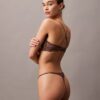 Thong de encaje floral negro de CK Black Thong de encaje floral negro de CK Black