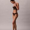 Thong de encaje floral negro de CK Black Thong de encaje floral negro de CK Black