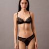Thong de encaje geométrico negro CK Black Thong de encaje geométrico negro CK Black