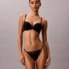 Thong de encaje geométrico negro CK Black Thong de encaje geométrico negro CK Black
