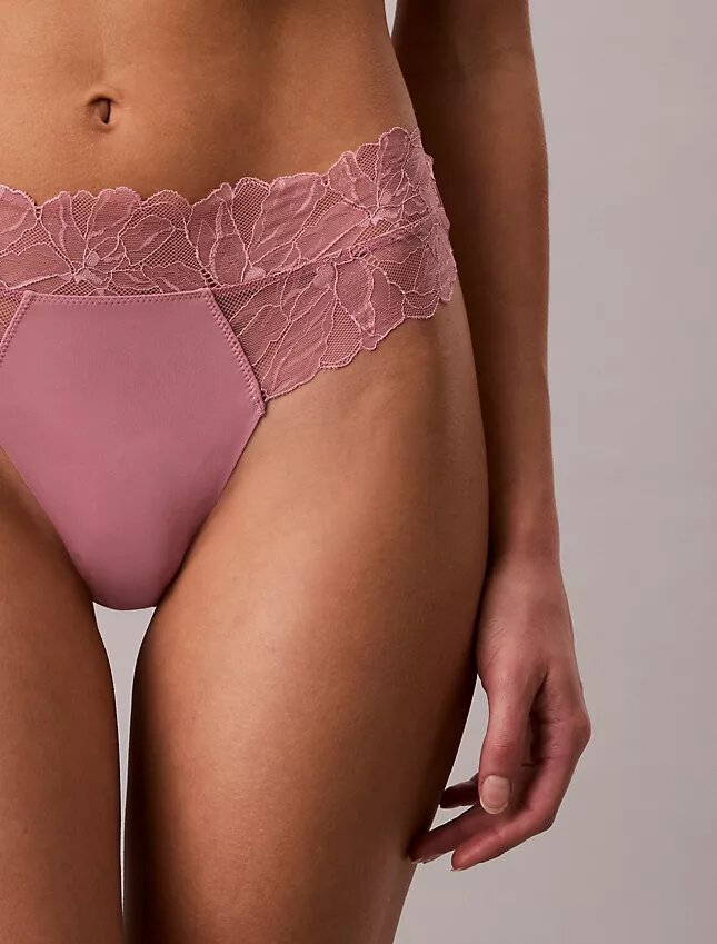 Thong de encaje Perfectly Fit Thong de encaje Perfectly Fit