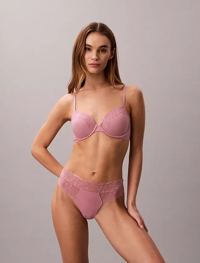 Thong de encaje Perfectly Fit Thong de encaje Perfectly Fit