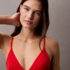 Top de bikini triangular con logotipo moderno Top de bikini triangular con logotipo moderno