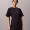 Vestido camiseta de punto interlock con ribete y logotipo Vestido camiseta de punto interlock con ribete y logotipo