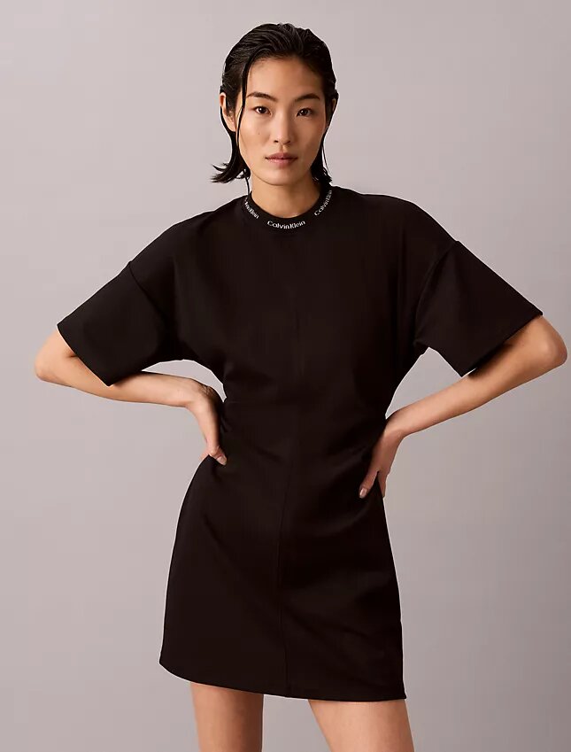 Vestido camiseta de punto interlock con ribete y logotipo Vestido camiseta de punto interlock con ribete y logotipo
