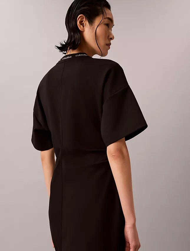 Vestido camiseta de punto interlock con ribete y logotipo Vestido camiseta de punto interlock con ribete y logotipo