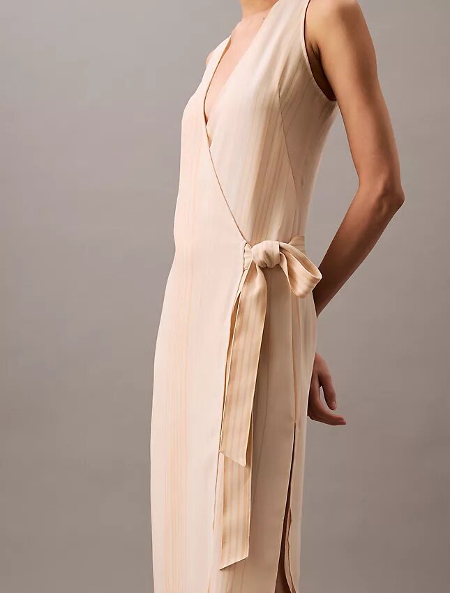 Vestido cruzado midi de rayas fluidas Vestido cruzado midi de rayas fluidas