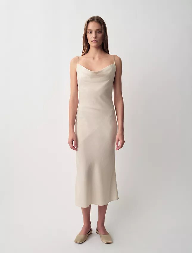 Vestido liso Lynn Vestido liso Lynn