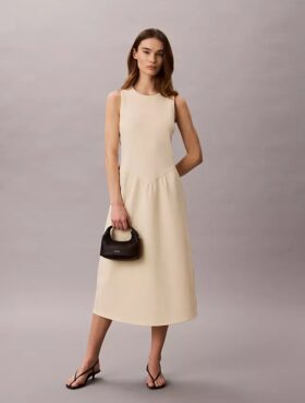 Vestido midi acampanado