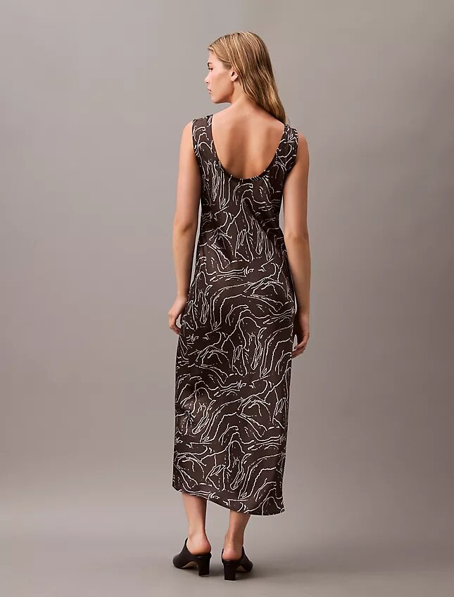 Vestido midi con estampado de satén arrugado Vestido midi con estampado de satén arrugado