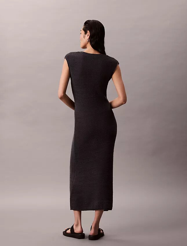 Vestido midi de punto sin mangas Vestido midi de punto sin mangas