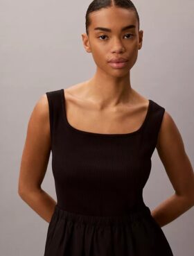 Vestido midi fruncido
