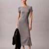 Vestido midi liso elástico Vestido midi liso elástico