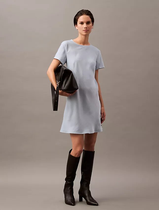 Vestido mini tipo camiseta Vestido mini tipo camiseta