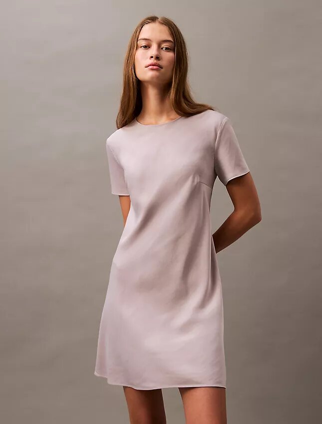 Vestido mini tipo camiseta Vestido mini tipo camiseta