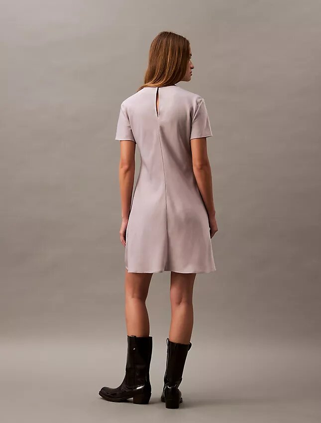 Vestido mini tipo camiseta Vestido mini tipo camiseta