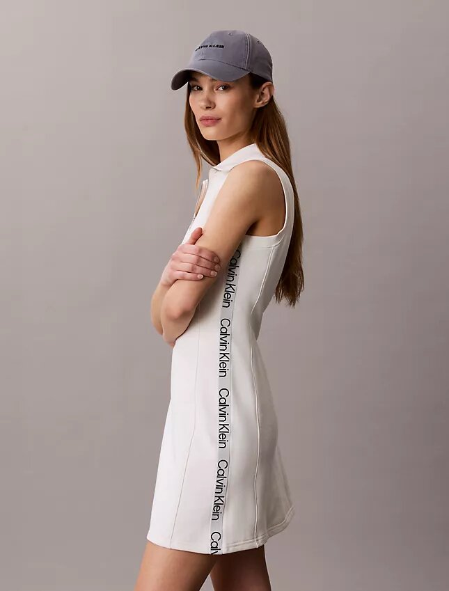 Vestido sin mangas de felpa francesa con cremallera de 1/4 Vestido sin mangas de felpa francesa con cremallera de 1/4