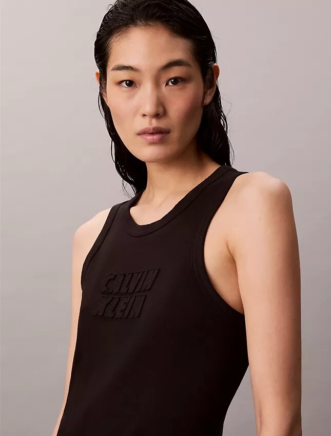 Vestido sin mangas midi con logotipo de Calvin Klein Vestido sin mangas midi con logotipo de Calvin Klein