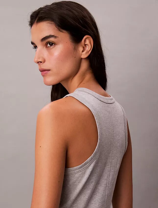 Vestido sin mangas midi con logotipo de Calvin Klein Vestido sin mangas midi con logotipo de Calvin Klein