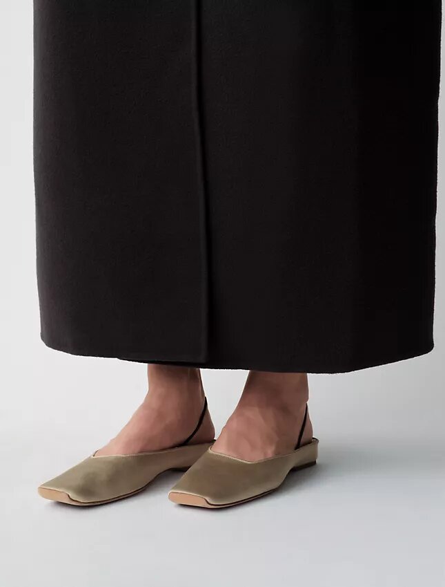 Zapatos planos de satén de seda Lana Zapatos planos de satén de seda Lana